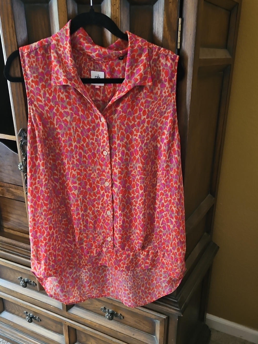 CAbi Pink & Orange Sleeveless Patterned Button-Front Blouse